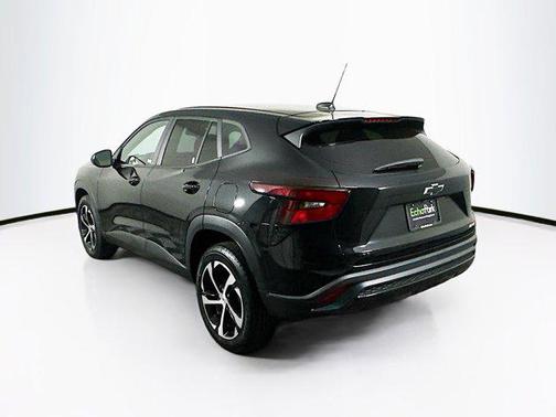 Mosaic Black Metallic 2024 Chevrolet Trax FWD 1RS
