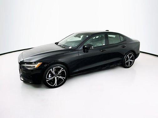 2024 Volvo S60 B5 Plus Dark Theme