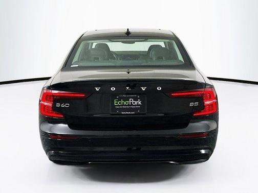 2024 Volvo S60 B5 Plus Dark Theme