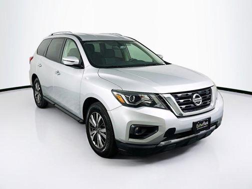 2018 Nissan Pathfinder SV