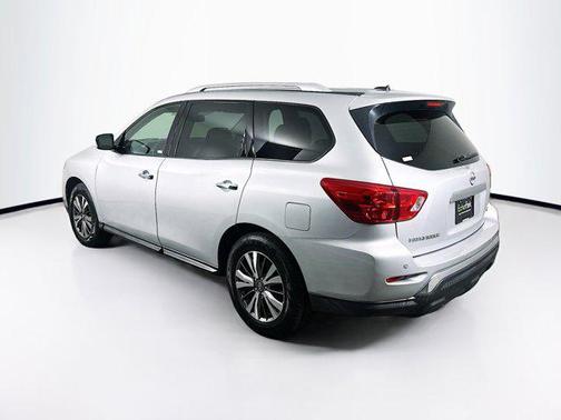 2018 Nissan Pathfinder SV