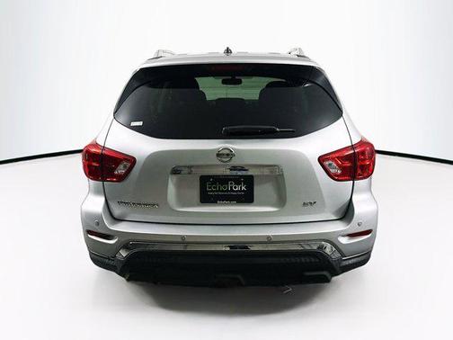 2018 Nissan Pathfinder SV