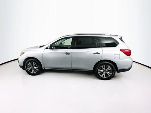 2018 Nissan Pathfinder SV