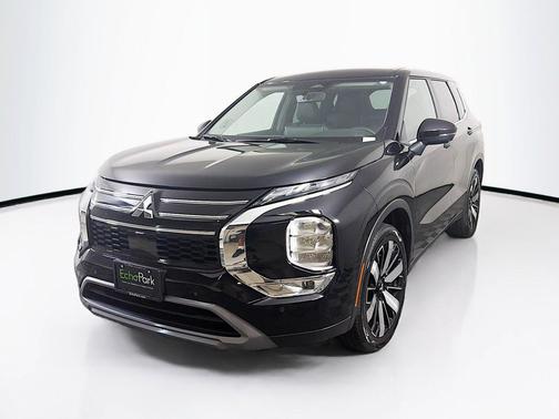 Black Diamond 2025 Mitsubishi Outlander SE