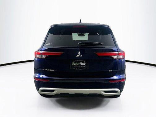 Cosmic Blue Metallic 2024 Mitsubishi Outlander SE 2.5 2WD