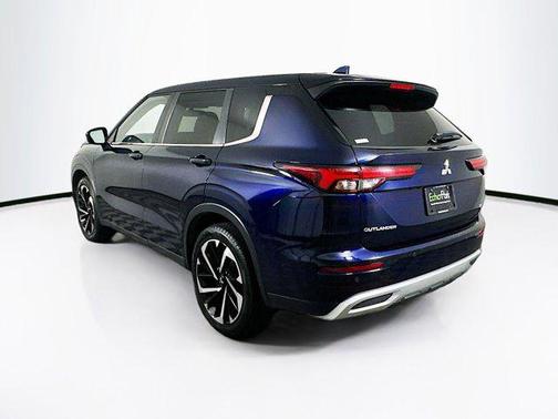 Cosmic Blue Metallic 2024 Mitsubishi Outlander SE 2.5 2WD