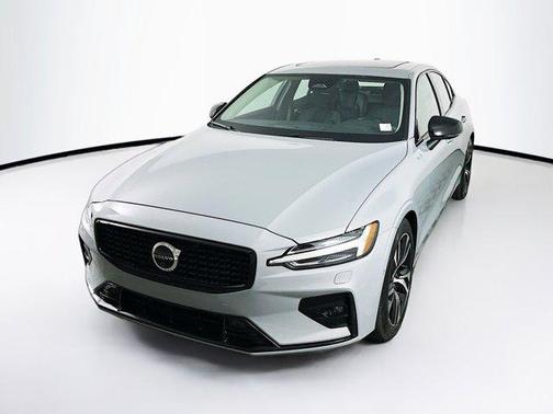 2025 Volvo S60 B5 Plus