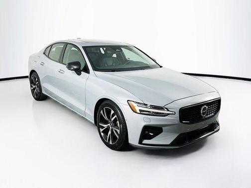 2025 Volvo S60 B5 Plus