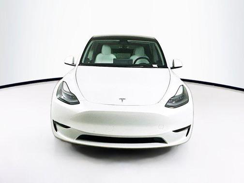 Pearl White Multi-Coat 2022 Tesla Model Y Performance Dual Motor All-Wheel Drive