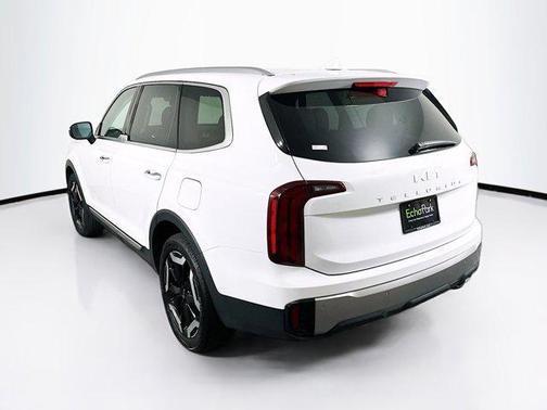 Glacial White Pearl 2025 Kia Telluride S