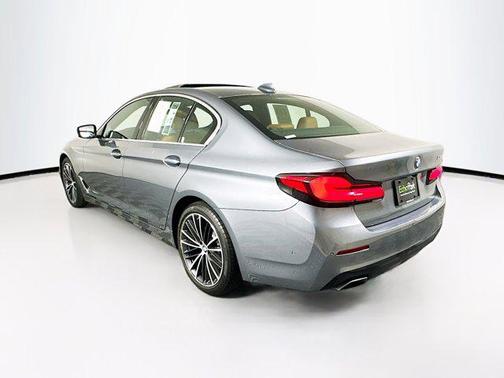 2021 BMW 530 530i