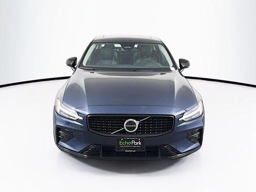 Denim Blue Metallic 2024 Volvo S60 B5 Core Dark Theme