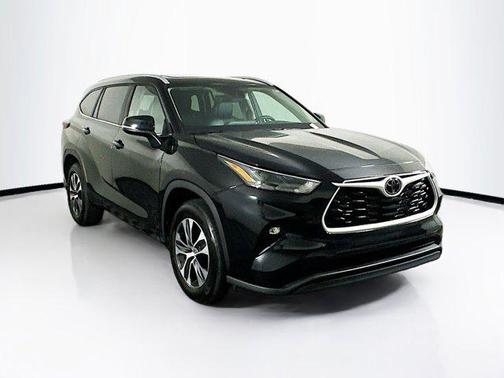 2025 Toyota Highlander XLE