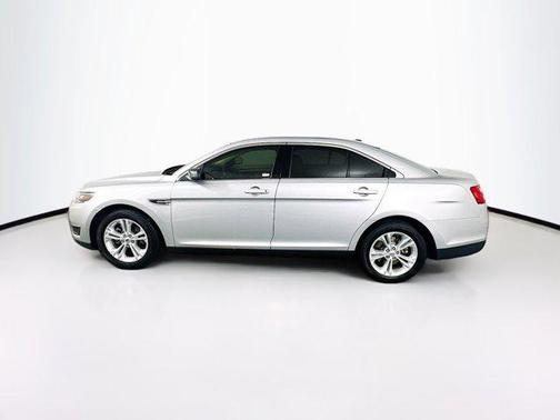 2018 Ford Taurus SE