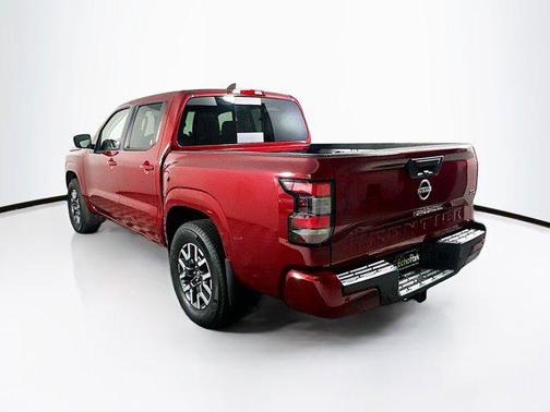 2024 Nissan Frontier SL