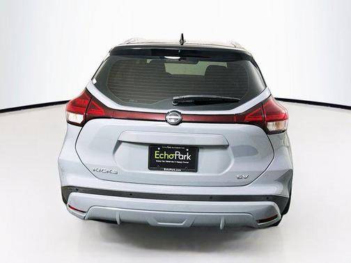 Gray/Super Black 2023 Nissan Kicks SV