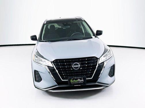 Gray/Super Black 2023 Nissan Kicks SV