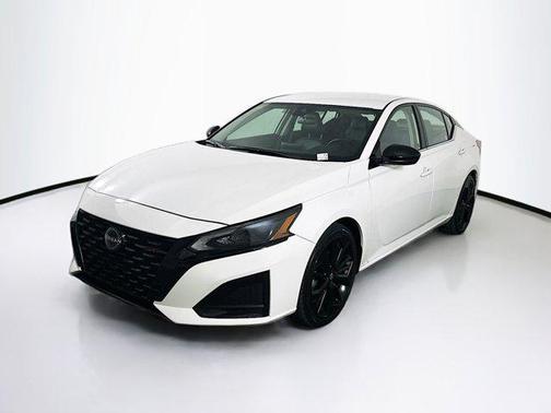 2024 Nissan Altima SR FWD