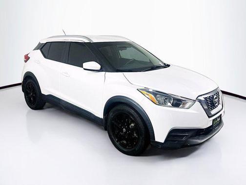 Aspen White Tricoat 2019 Nissan Kicks SV