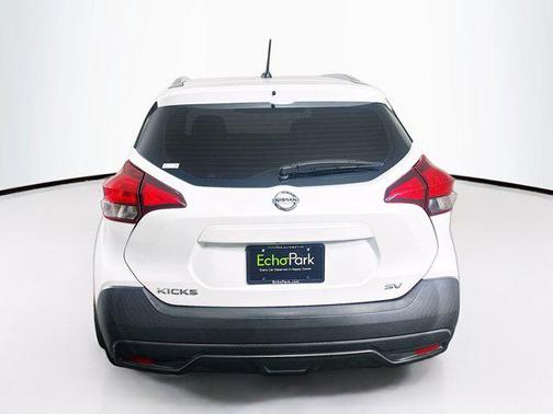 Aspen White Tricoat 2019 Nissan Kicks SV