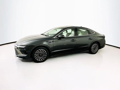 2025 Hyundai SONATA Hybrid SE