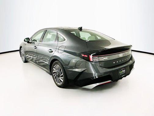 2025 Hyundai SONATA Hybrid SE