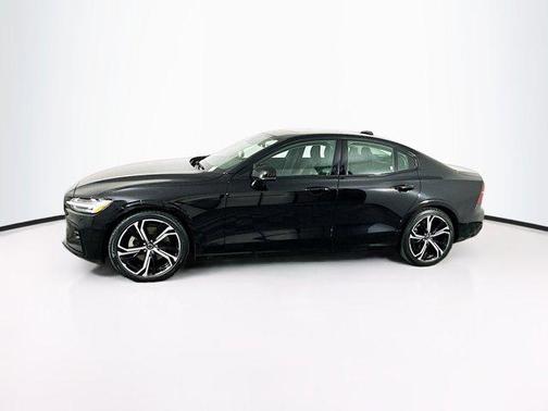 2024 Volvo S60 B5 Plus Dark Theme