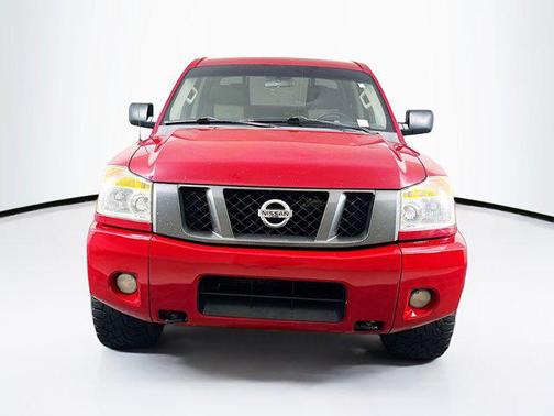 2012 Nissan Titan SV