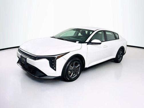 Snow White Pearl 2025 Kia K4 LXS