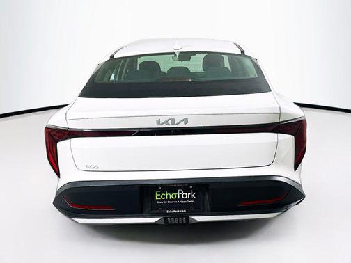 Snow White Pearl 2025 Kia K4 LXS