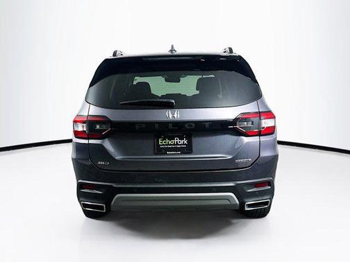 Sonic Gray Pearl 2023 Honda Pilot Touring 8-Passenger