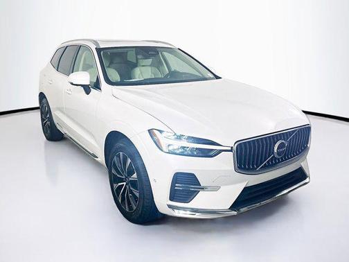 2023 Volvo XC60 B5 Plus Bright Theme