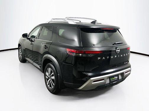 Super Black 2024 Nissan Pathfinder SL 4WD