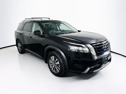 Super Black 2024 Nissan Pathfinder SL 4WD