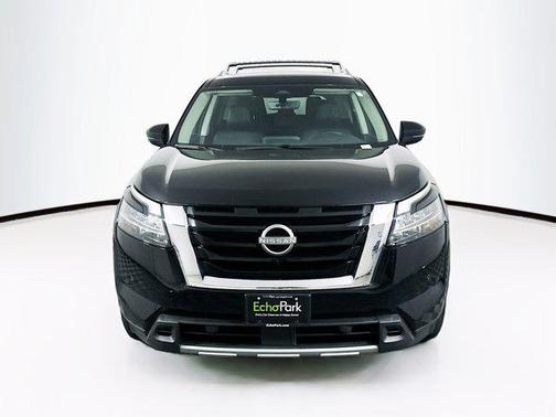 Super Black 2024 Nissan Pathfinder SL 4WD