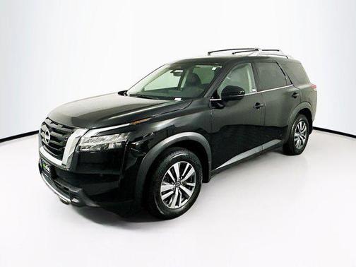 Super Black 2024 Nissan Pathfinder SL 4WD