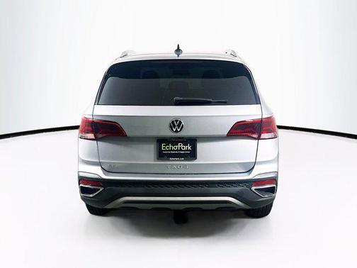 Pyrite Silver Metallic 2022 Volkswagen Taos 1.5T SE