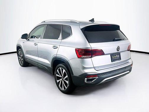 Pyrite Silver Metallic 2022 Volkswagen Taos 1.5T SE
