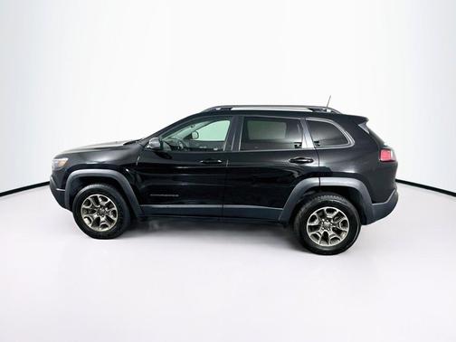 Diamond Black Crystal Pearlcoat 2020 Jeep Cherokee Trailhawk