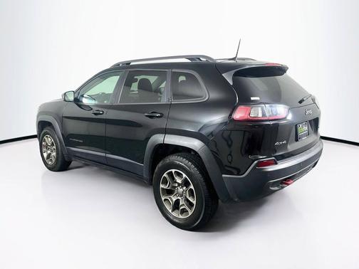 Diamond Black Crystal Pearlcoat 2020 Jeep Cherokee Trailhawk