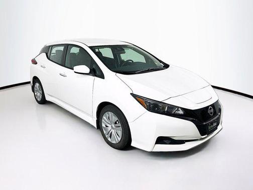 Glacier White 2024 Nissan Leaf S