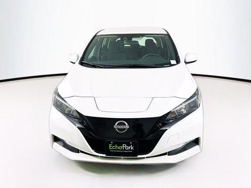 Glacier White 2024 Nissan Leaf S