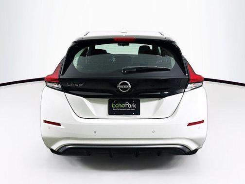 Glacier White 2024 Nissan Leaf S