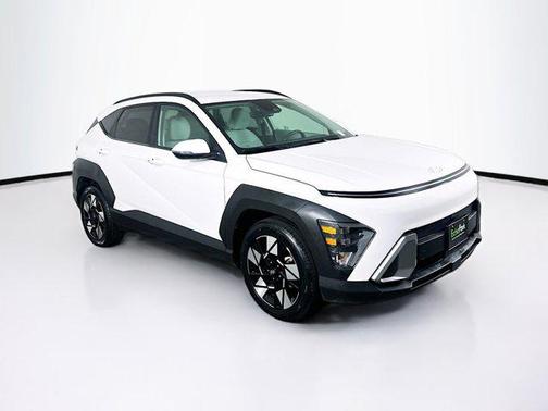 Atlas White 2025 Hyundai KONA SEL