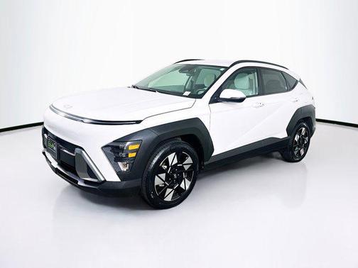 Atlas White 2025 Hyundai KONA SEL