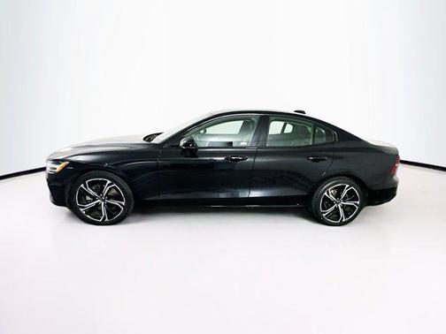 2024 Volvo S60 B5 Plus Dark Theme