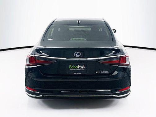 2019 Lexus ES 300h Ultra Luxury