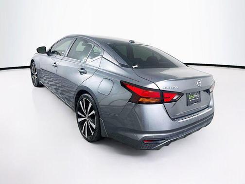 2022 Nissan Altima SR FWD