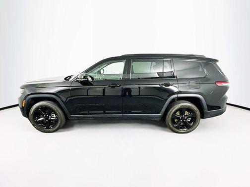 Diamond Black Crystal Pearlcoat 2023 Jeep Grand Cherokee L Altitude