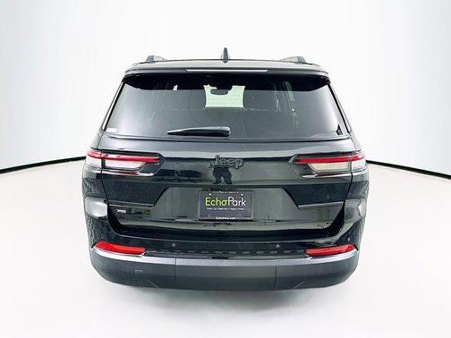 Diamond Black Crystal Pearlcoat 2023 Jeep Grand Cherokee L Altitude